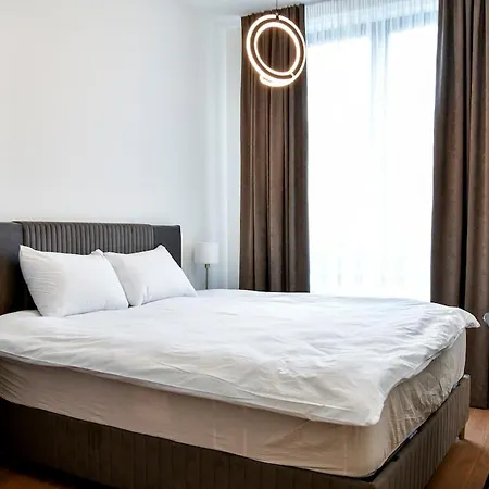 Apartment Lux Waterfront Charm 1 *
